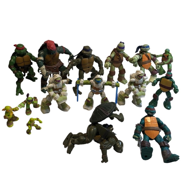 Lot Of 15 Assorted Teenage Mutant Ninja Turtles TMNT 2002-2012 - Picture 1 of 11